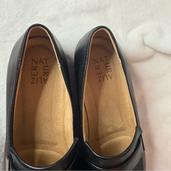 Naturalizer Adiline black leather lug sole loafer - Picture 7 of 11